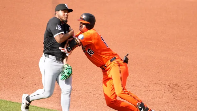 Coby Mayo sparks controversy with bizarre baserunning play