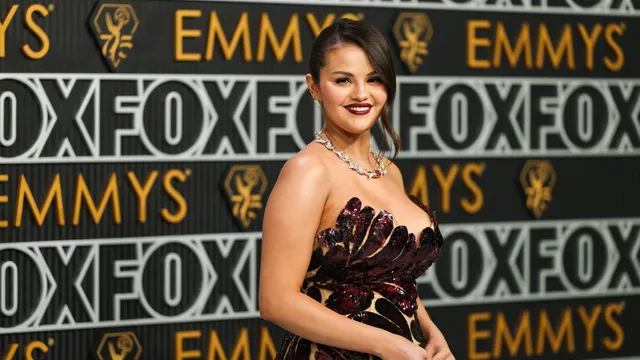 Selena Gomez takes brief social media breaks: impact on fans