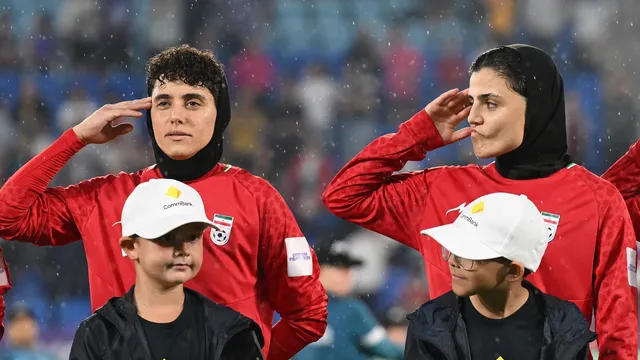 Iranian footballers gain Australian citizenship after anthem protest