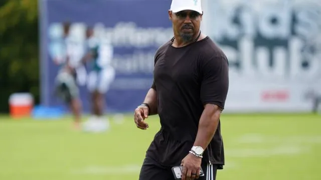 NFL asks US Homeland Security to remove video of Brian Dawkins used in immigrant caravan post