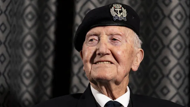 D-Day veterans Stan Ford and Albert Lamond pass away at age 100