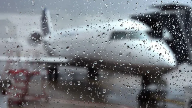 Denver airport halts flights as severe thunderstorms approach