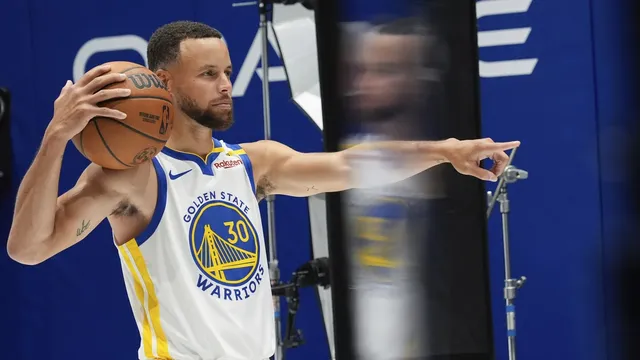 Warriors Adjust to Life Without Klay Thompson