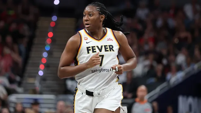 Aliyah Boston suffers knee injury during crucial game