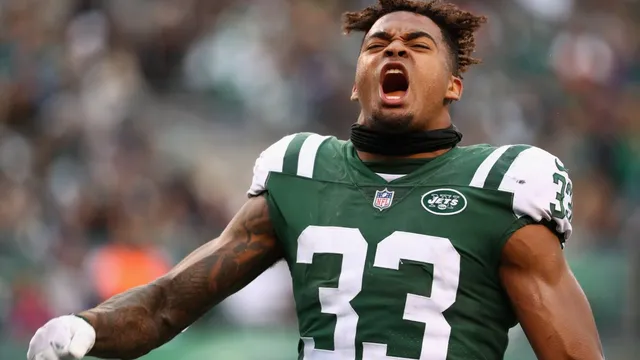 Minnesota Vikings sign Jamal Adams, signaling end for Harrison Smith