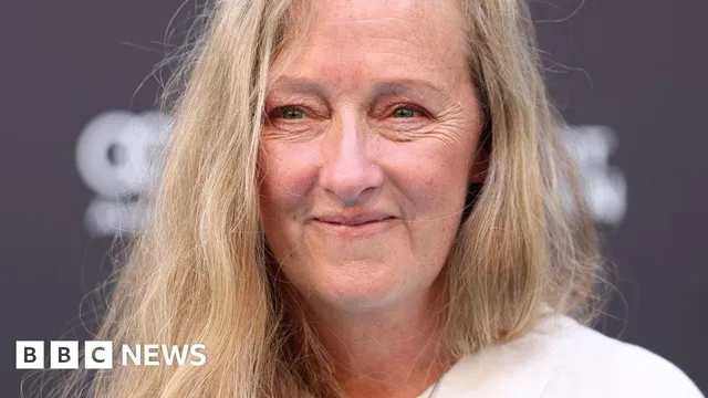 Raynor Winn misleads about first book authored