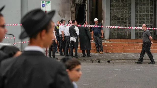 Two arsonists ignite fire at Melbourne synagogue in shocking act of antisemitism