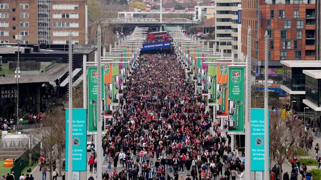 New law criminalizes entry without a ticket to football matches in England and Wales