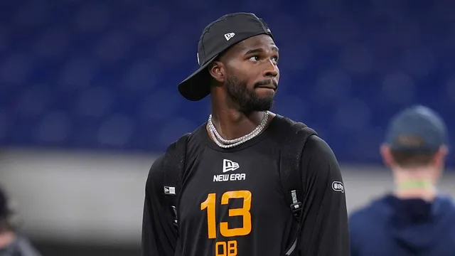 Saints choose Kelvin Banks Jr. over quarterback amid uncertainty