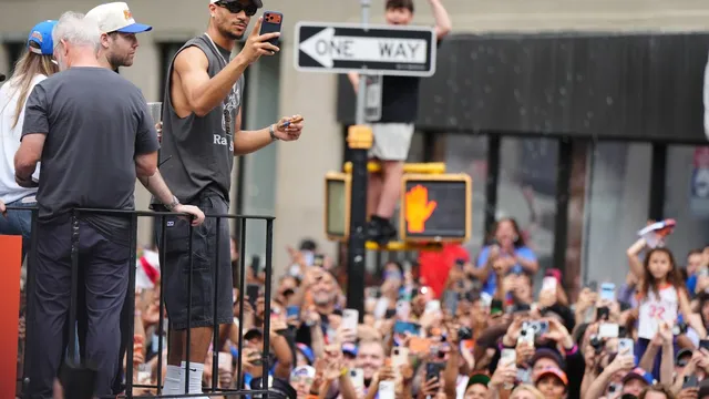 New York Knicks win first NBA title in 53 years