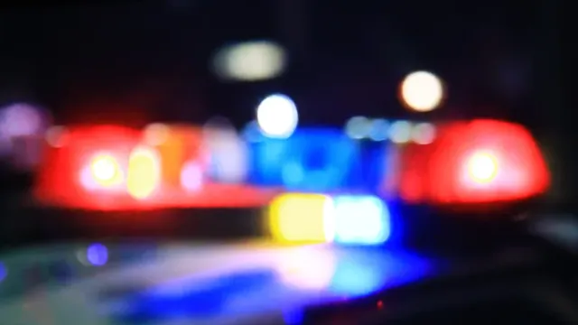 Car crashes into nail salon in Glenview, causing stress for employees