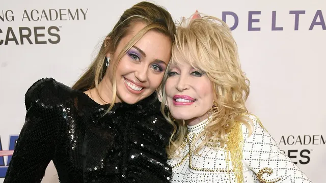 Miley Cyrus pays emotional tribute to late godmother Dolly Parton at Hollywood Bowl concert