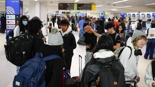 TSA faces staffing crisis as officers call in sick during shutdown