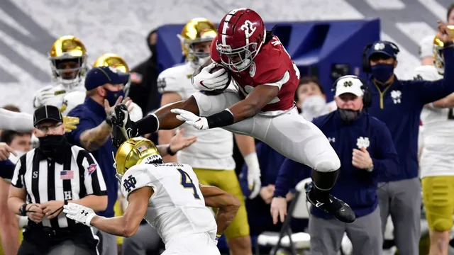 Fans outraged as Notre Dame ranks above Alabama in CFP