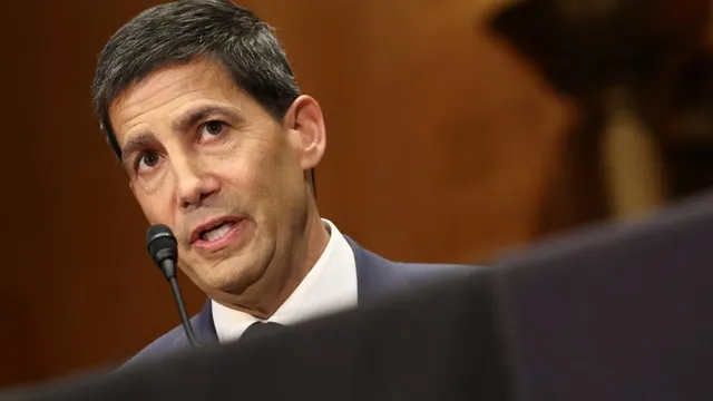 Kevin Warsh emphasizes Fed's commitment to controlling inflation