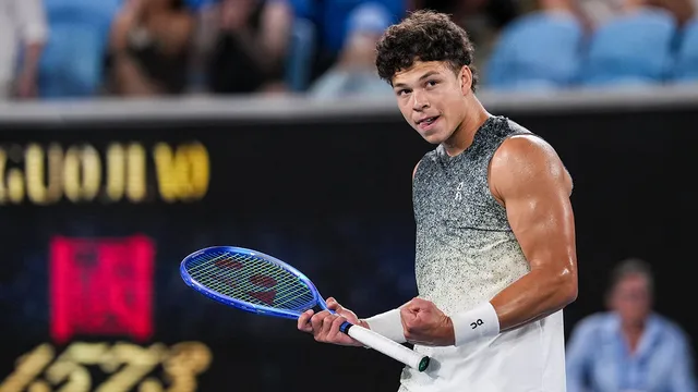 Amanda Anisimova stands proud representing the US at Australian Open