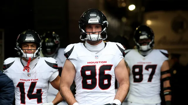 Trent Brown returns to Texans with one-year contract worth $7 million