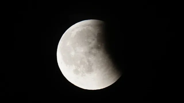 Astronomer captures historic lunar impact flash in unprecedented footage