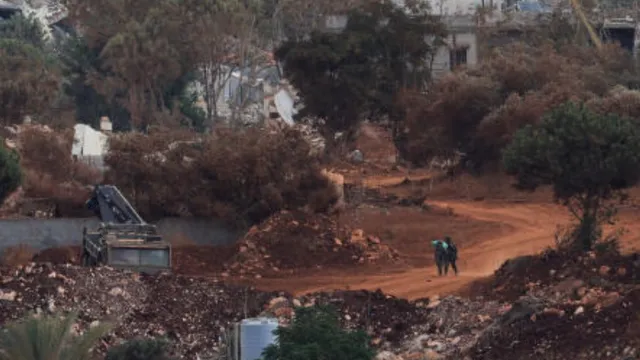Israeli troops withdraw from Lebanese village of West Zawtar in first pilot zone test