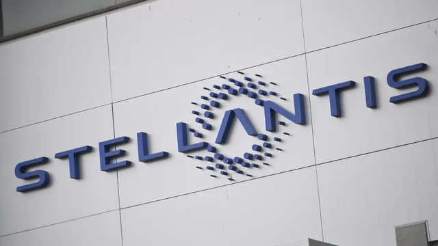Stellantis warns drivers not to operate 225,000 vehicles due to airbag risk
