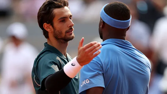 Lorenzo Musetti narrowly avoids disqualification at French Open after incident with line judge