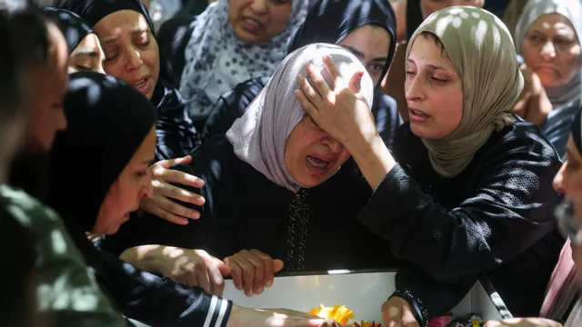Violence escalates as four Palestinians killed in West Bank clashes