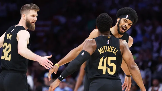 Cleveland Cavaliers dominate Miami Heat with historic playoff sweep