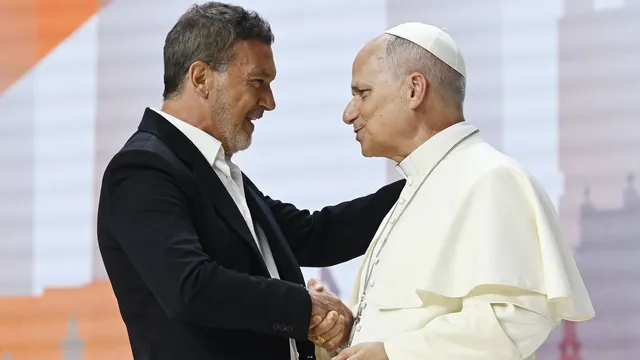 Antonio Banderas directs a controversial performance in Málaga
