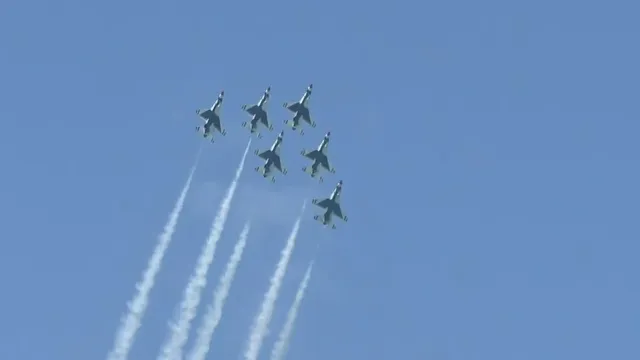 Chicago air and water show delayed by heavy rain