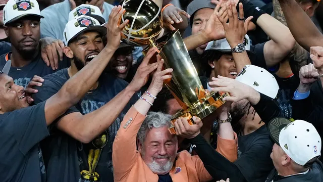 Knicks owner confirms White House visit after championship win