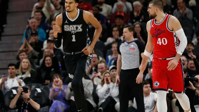 Victor Wembanyama dominates as Spurs crush Clippers 122-86