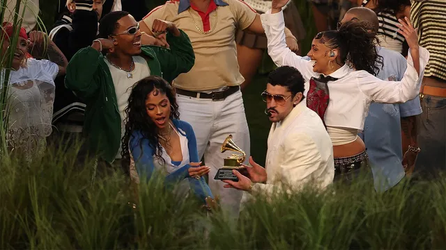Claims of Bad Bunny handing Grammy to detained boy debunked