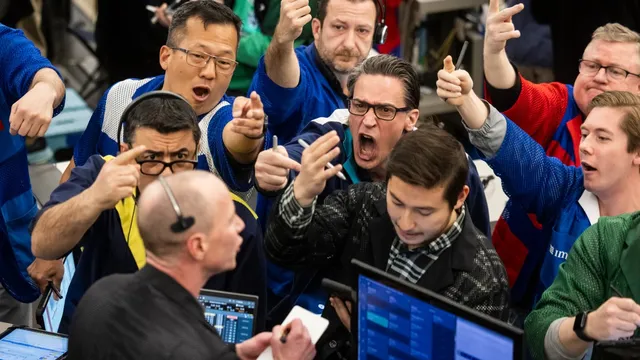 Federal Reserve faces pressure to buy Treasury bonds amid financial turmoil