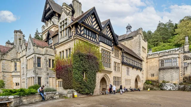 Families devastated as Jurassic World show overbooks tickets