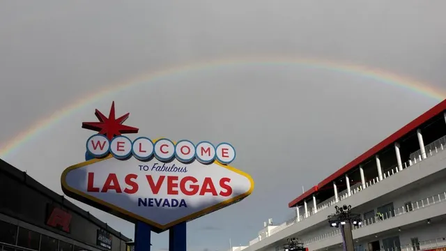 Las Vegas faces sharp decline in visitor numbers amid economic concerns