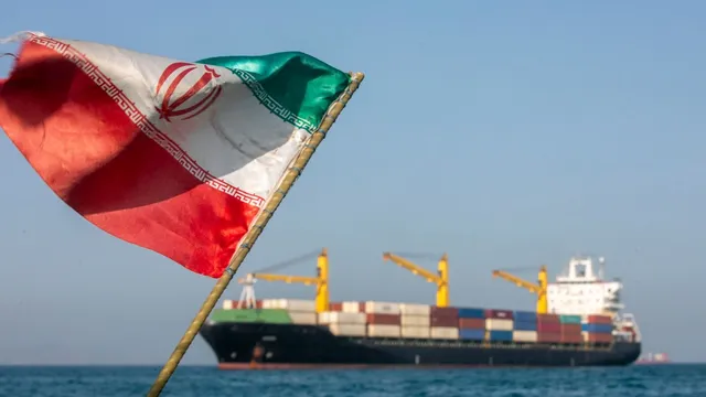 Trump signs deal to reopen the Strait of Hormuz amid tensions