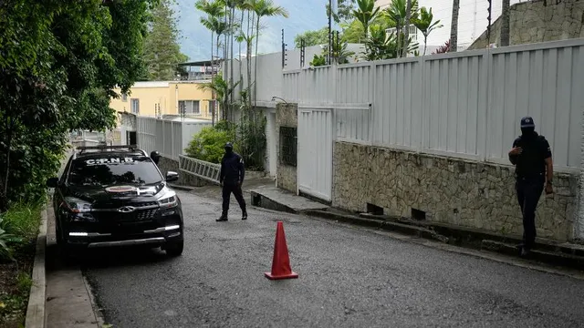 Venezuelan opposition member flees Argentine diplomatic compound after nine months