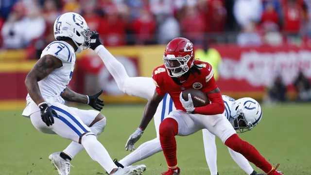 Trey Smith's injury hobbles Chiefs' playoff hopes