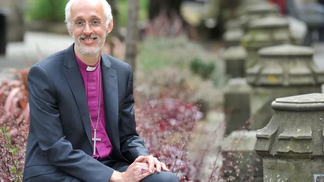 Bishop warns against politicizing Christmas amid Tommy Robinson's rally