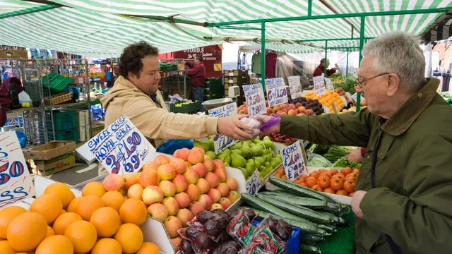 Shop price inflation decreases as retailers offer discounts