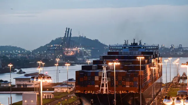 Panama files criminal complaint against canal port owner for breach of contract