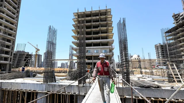 Syrians return home to rebuild their country and foster hope