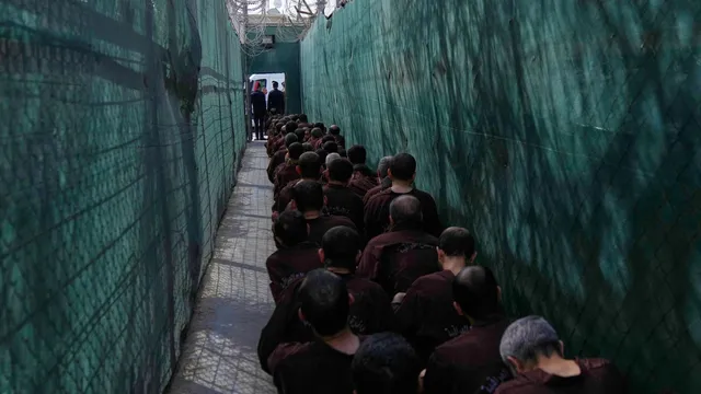 US military retaliates with strikes on Islamic State targets in Syria