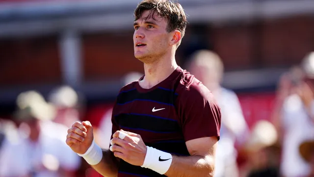 Jack Draper secures quarter-final spot at Queen's Club amid tough competition