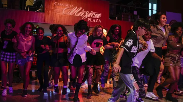 K-pop Craze Sweeps Through Cuba Amid Internet Boom