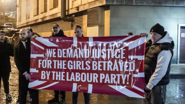 Labour figures warned Simon Danczuk to avoid discussing ethnicity in grooming gangs