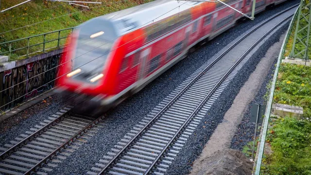 German states demand federal compensation for rising rail track fees to prevent regional train cuts