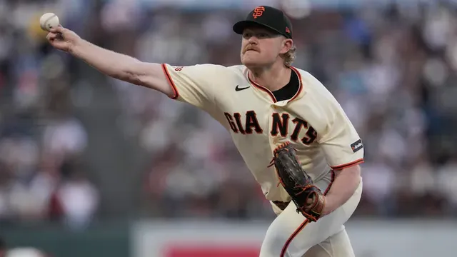 Shay Whitcomb secures first career game-ending RBI for Giants