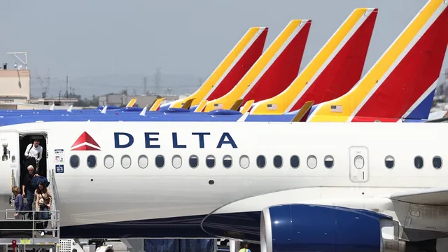 Delta Airlines targets Southwest flyers with special status offer