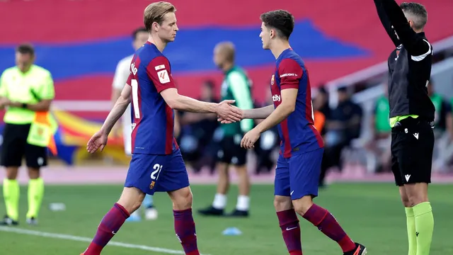 FC Barcelona Star Returns to Training with Teammates